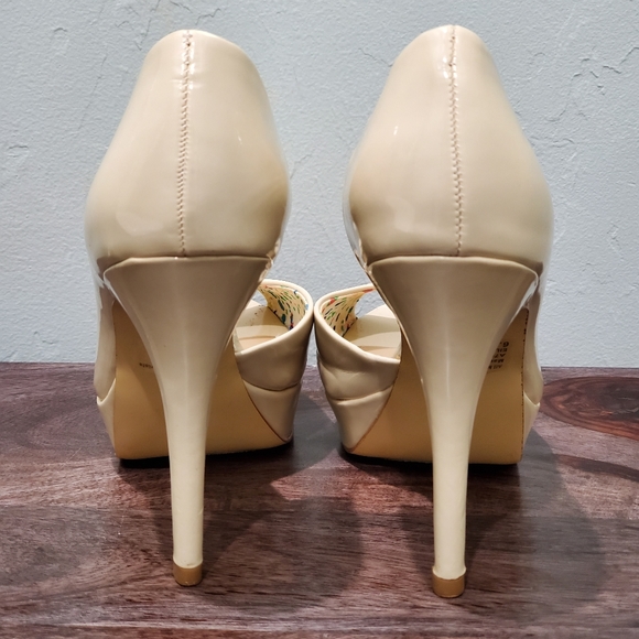 Fergalicious Nude Heels - Picture 3 of 8